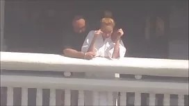 她喜欢当啦啦队长