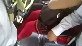 她把我的阴部放在嘴里，所以她不停止吸吮