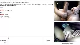 她在洗澡时拍下她裸露的母亲的照片