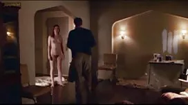 当她的丈夫不在这里时，这个婊子乱搞每个被抓住的人