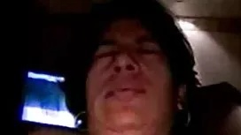 我邀请我的员工在家里裸体清洁，她做到了！