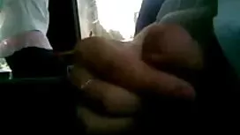 Casey Calvert和Scarlet Red在淋浴中扮演角质