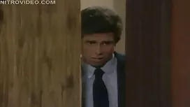 我的秘书告诉我她的屁股，我爱那个婊子