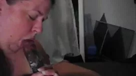 妈妈不知道该怎么做让她看看她的乳房