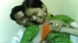 这个女人是寡妇，现在她不浪费时间
